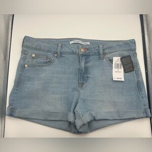 NWT Celebrity Pink Light Wash Denim Shorts Size 11 (30)